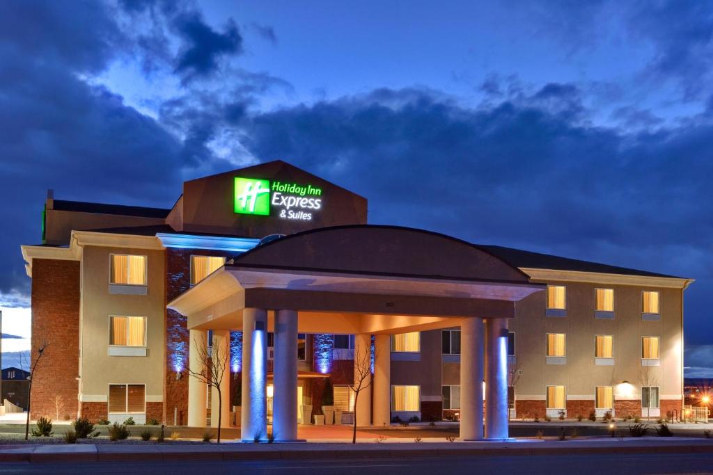 Holiday Inn Express Hotel & Suites Albuquerque Airport an IHG Hotel Main image 1